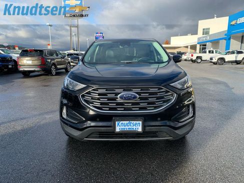 Used 2022 Ford Edge Titanium image 2