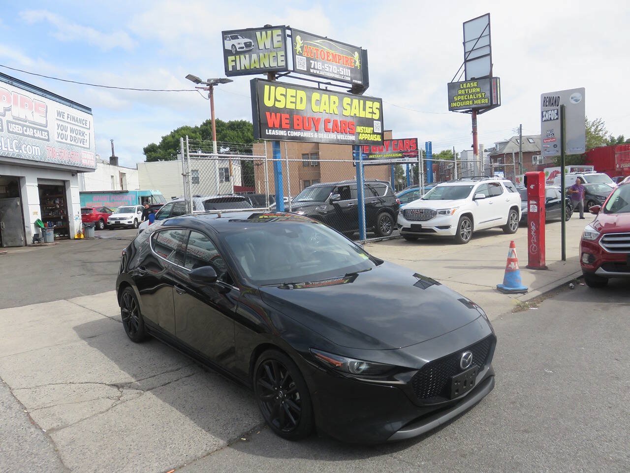 Used 2019 MAZDA MAZDA3 AWD Hatchback w/ Premium Pkg image 3