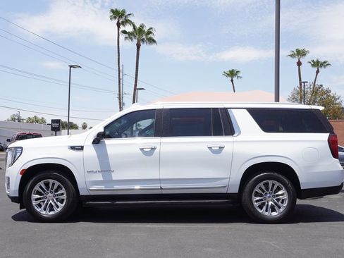 Certified 2023 GMC Yukon XL SLT w/ SLT Premium Package AWD/4WD image 2