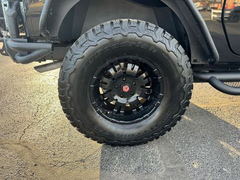 Used 2018 Jeep Wrangler Rubicon AWD/4WD image 8