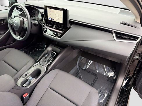 Used 2025 Toyota Corolla LE w/ Convenience Package image 13