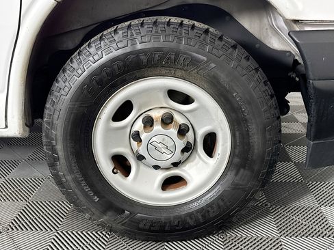 Used 2019 Chevrolet Express 2500 w/ Safety Package image 35