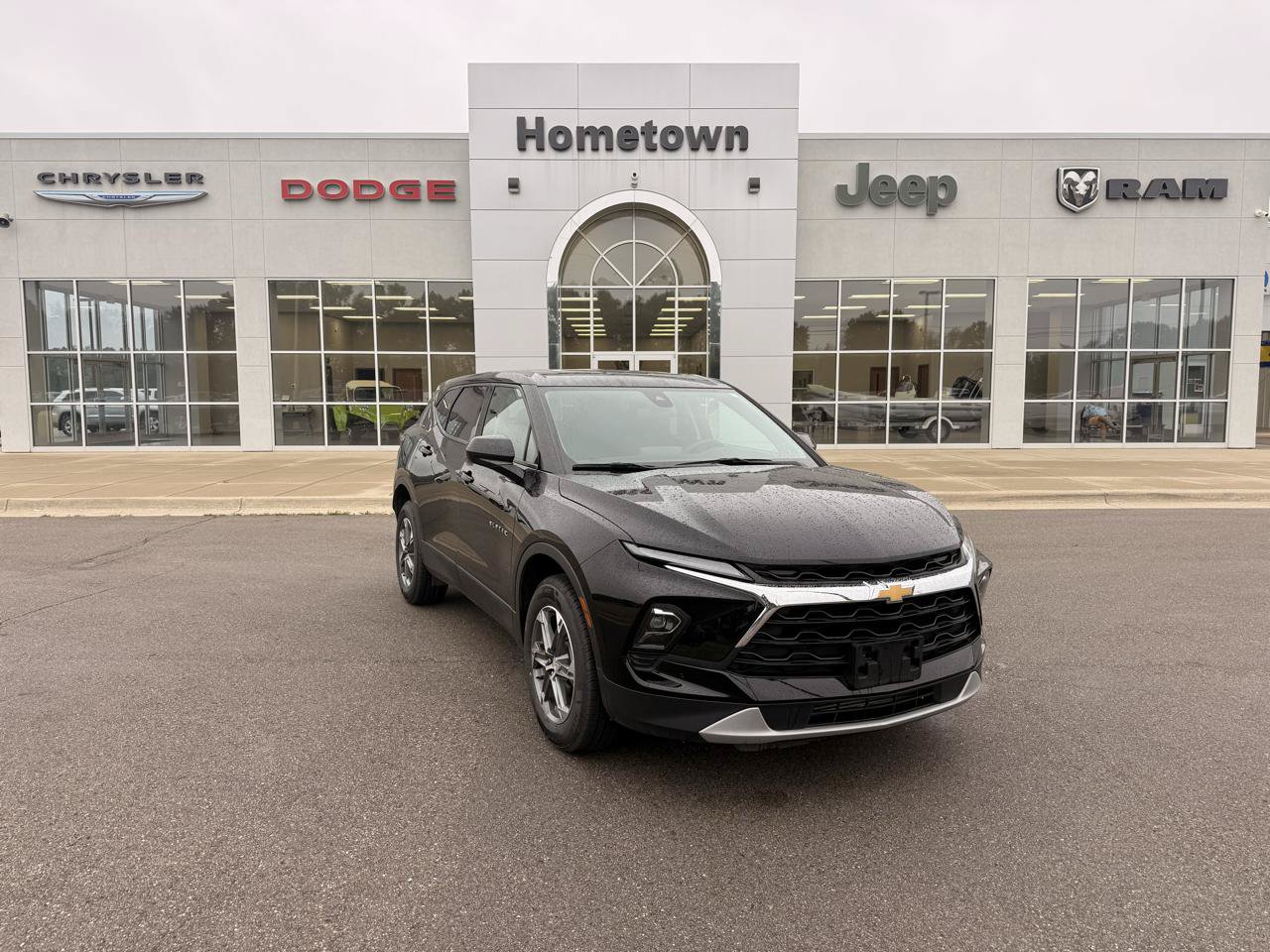 Used 2025 Chevrolet Blazer LT AWD/4WD image 1