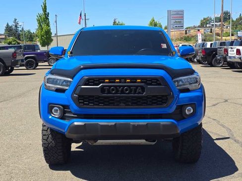 Used 2020 Toyota Tacoma TRD Off-Road w/ Blackout Package AWD/4WD image 8