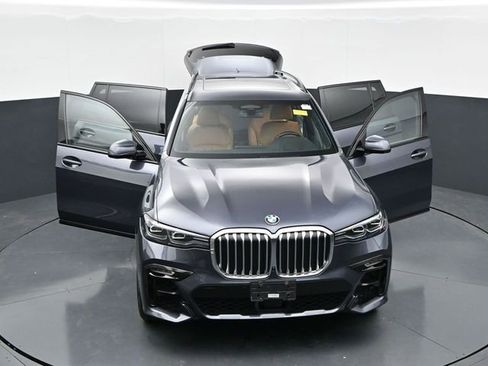 Used 2021 BMW X7 xDrive40i w/ M Sport Package AWD/4WD image 42