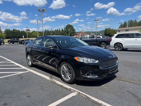 Used 2014 Ford Fusion SE w/ Equipment Group 202A FWD image 8