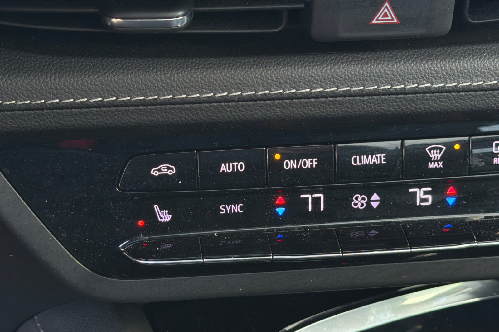 Used 2022 Buick Envision Essence w/ Technology Package II AWD/4WD image 28