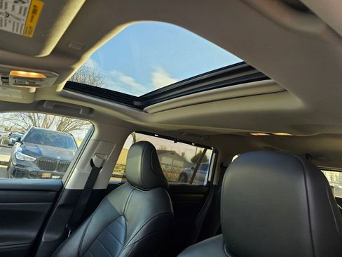 Used 2020 Toyota Highlander XLE image 29