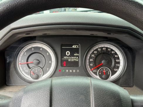 Used 2015 RAM 1500 ST w/ SXT Appearance Group image 17