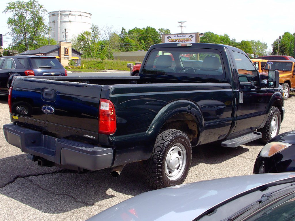 Used 2013 Ford F250 XL RWD image 2