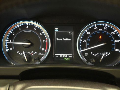 Used 2017 Toyota Highlander Limited image 13