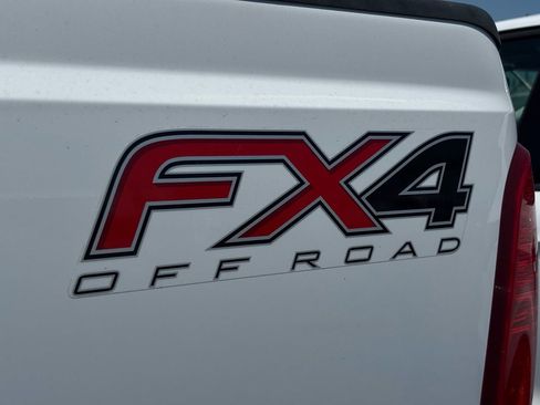 Used 2014 Ford F250 XLT w/ XLT Premium Package AWD/4WD image 6