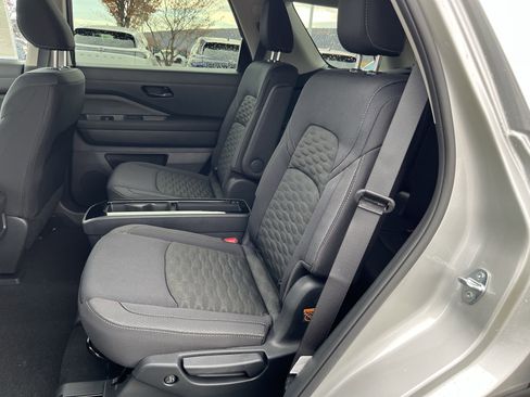 New 2025 Nissan Pathfinder SV w/ SV Premium Package image 15