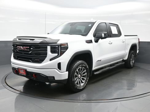 Used 2023 GMC Sierra 1500 AT4 AWD/4WD image 2