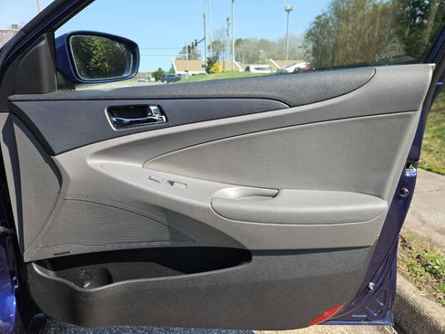 Used 2011 Hyundai Sonata SE w/ Navigation & Sunroof Pkg 4 image 16