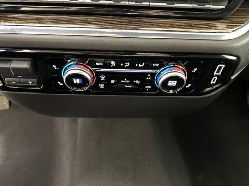 Used 2023 GMC Sierra 1500 Elevation image 22