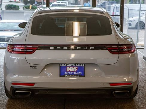 Used 2018 Porsche Panamera RWD image 4
