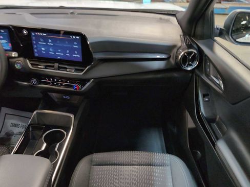 Used 2025 Chevrolet Equinox LT w/ Safety and Technology Package image 28