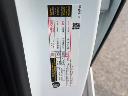 Used 2025 INFINITI QX80 Sensory AWD/4WD image 40
