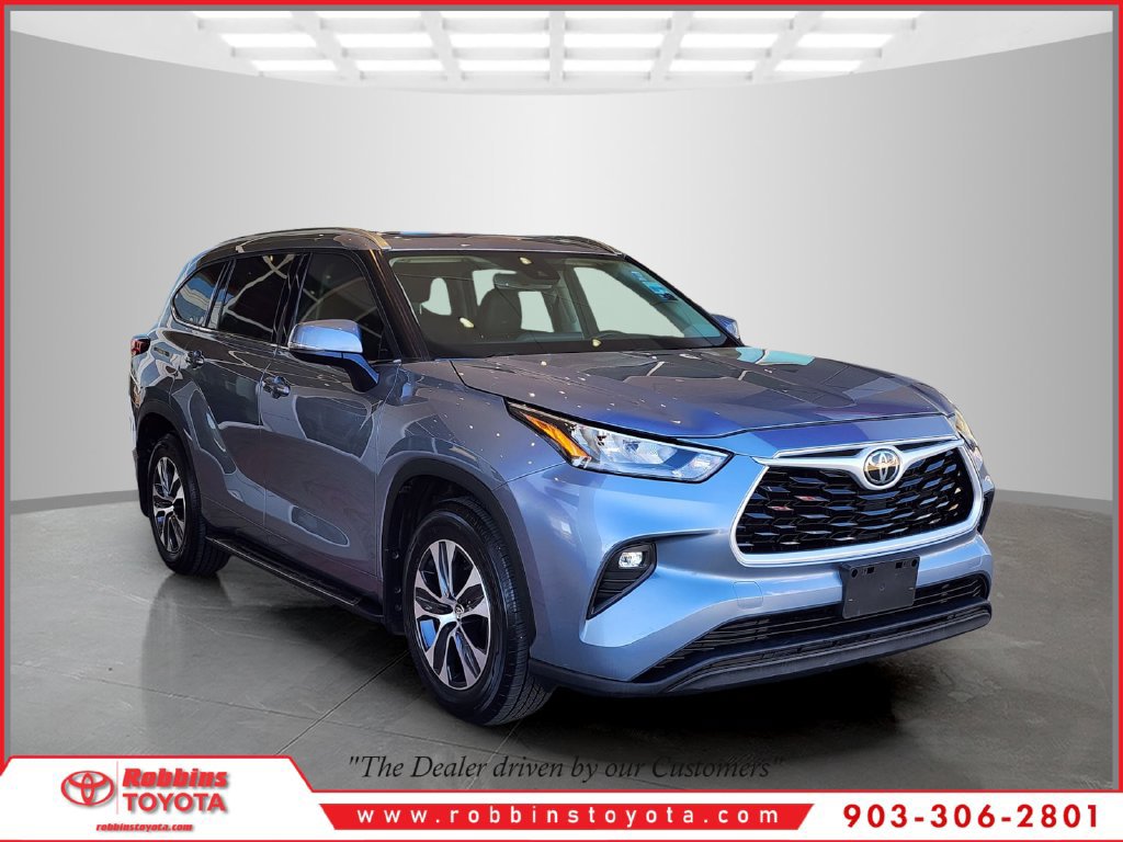 Used 2020 Toyota Highlander XLE FWD image 1