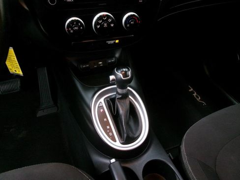 Used 2018 Kia Soul Base 4dr Crossover 6A image 28