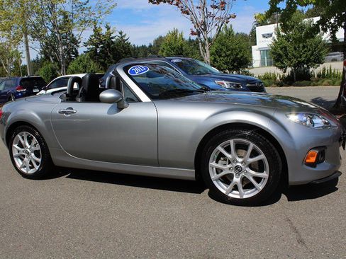 Used 2013 MAZDA MX-5 Miata Grand Touring w/ Premium Pkg image 10