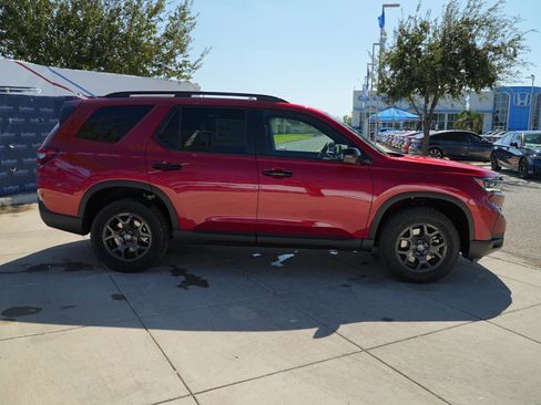 New 2025 Honda Pilot TrailSport image 4