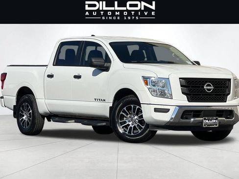 Used 2024 Nissan Titan SV AWD/4WD image 2