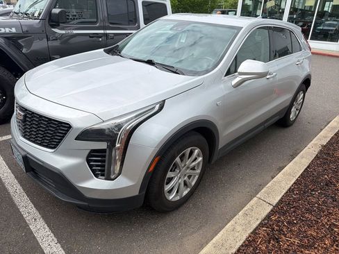 Used 2020 Cadillac XT4 Luxury FWD image 2