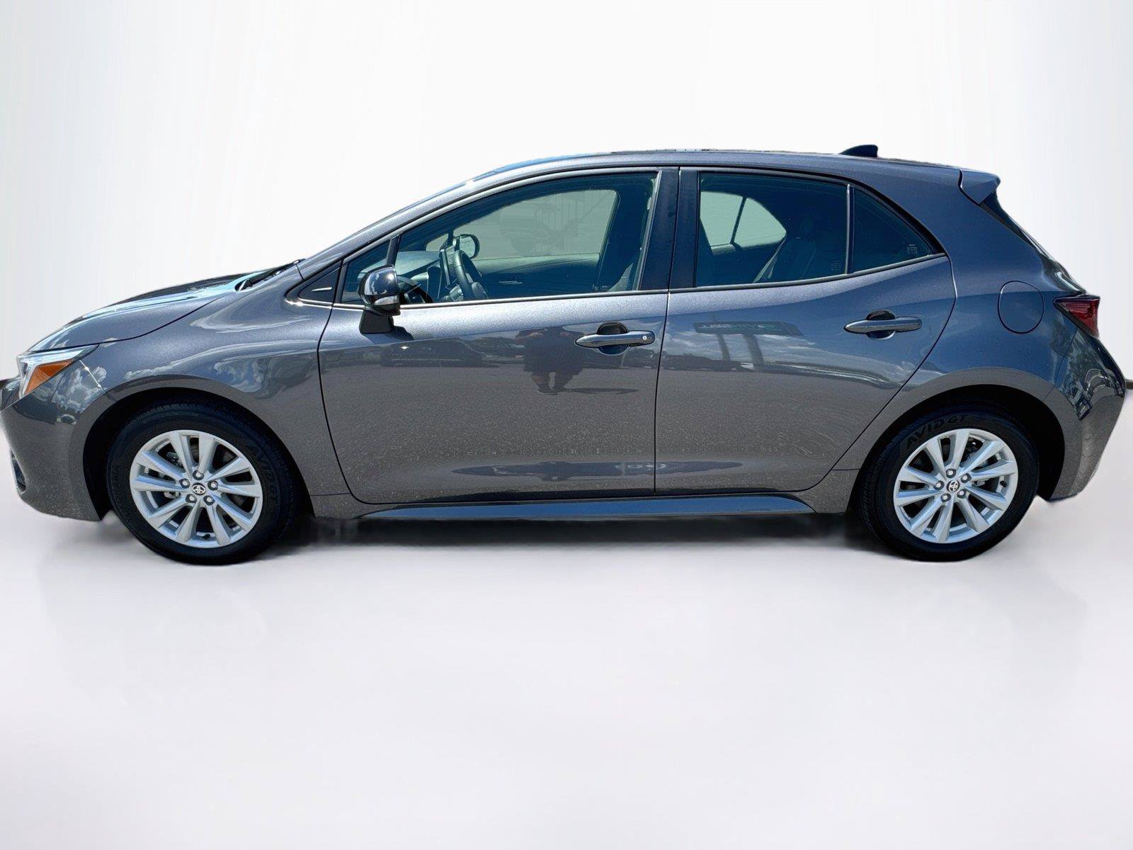 Used 2026 Toyota Corolla SE FWD image 2
