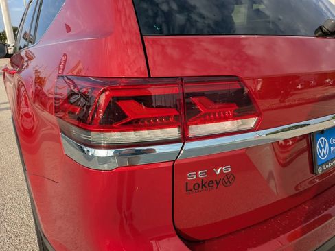 Certified 2022 Volkswagen Atlas SE w/ Panoramic Sunroof Package FWD image 8