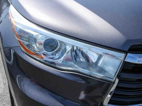 Used 2016 Toyota Highlander LE image 13