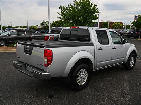 Used 2018 Nissan Frontier SV AWD/4WD image 5