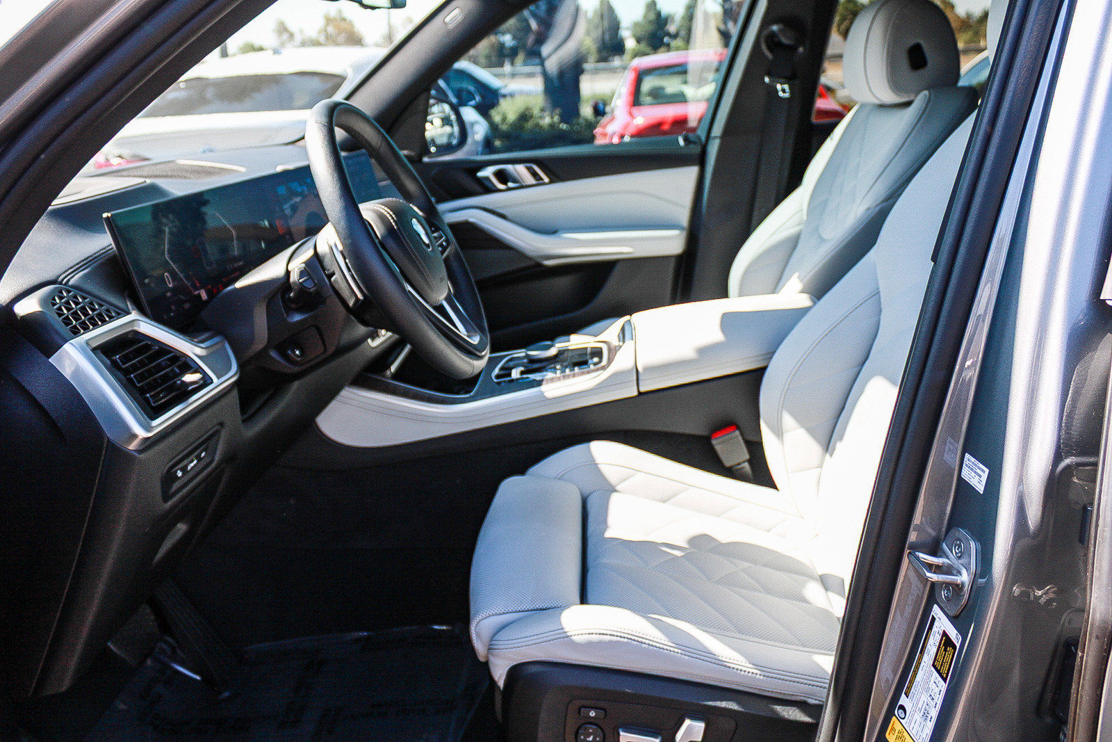 Used 2024 BMW X5 sDrive40i w/ Premium Package RWD image 17