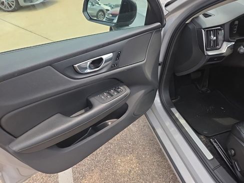 Used 2024 Volvo S60 B5 Core FWD image 12