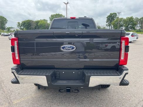 New 2025 Ford F350 Lariat w/ FX4 Off-Road Package image 4