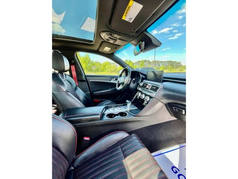 Used 2022 Genesis G70 3.3T w/ Sport Advanced Package AWD/4WD image 9