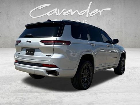 Used 2023 Jeep Grand Cherokee L Summit AWD/4WD image 16