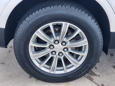 Used 2018 Cadillac XT5 Luxury image 11