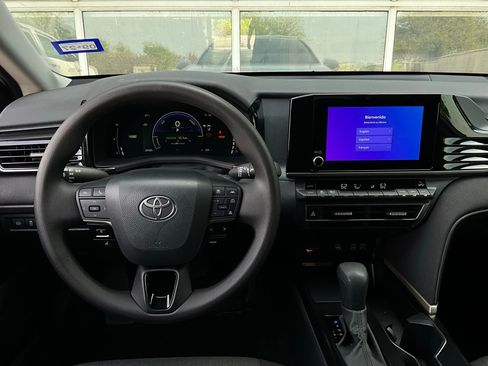 Used 2026 Toyota Camry LE w/ Convenience Package image 14