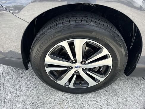 Used 2019 Subaru Outback 2.5i Limited AWD/4WD image 10