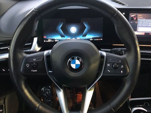 Used 2025 BMW X1 xDrive28i image 9