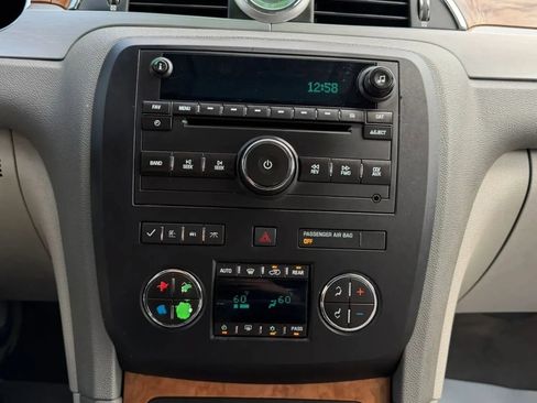 Used 2011 Buick Enclave CXL AWD/4WD image 18
