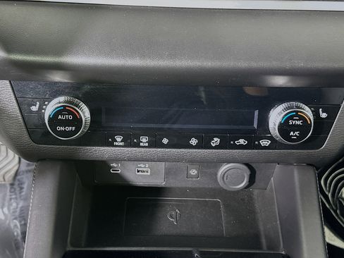 Used 2024 Mitsubishi Outlander SE Black Edition image 23