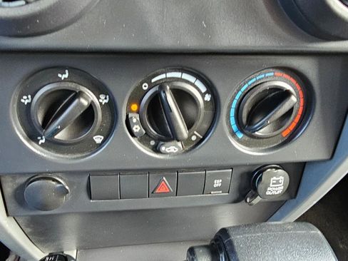 Used 2008 Jeep Wrangler Unlimited X AWD/4WD image 35