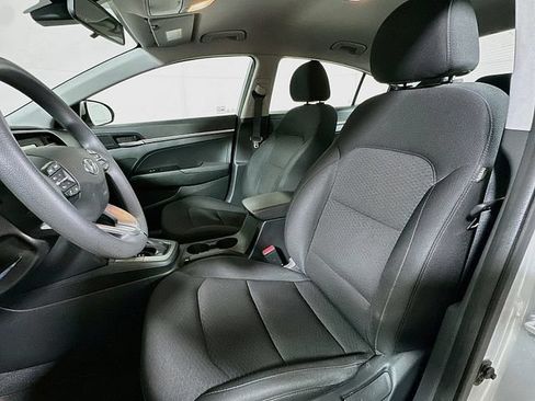 Used 2020 Hyundai Elantra SE w/ Cargo Package (C1) FWD image 11