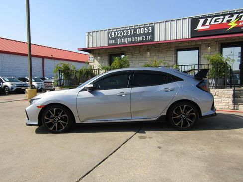 Used 2018 Honda Civic Sport image 2