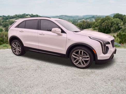 Used 2023 Cadillac XT4 Sport w/ Enhanced Visibility Package FWD image 13
