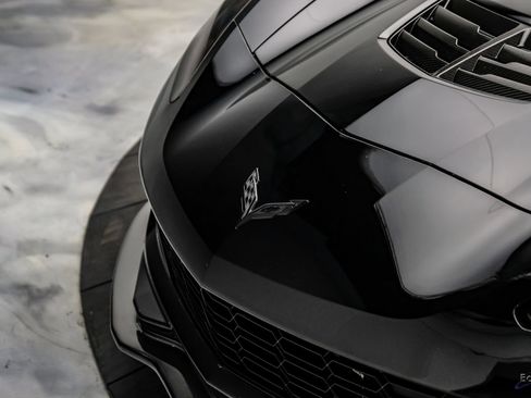 Used 2015 Chevrolet Corvette Z06 w/ 3LZ Preferred Equipment Group image 39