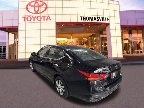 Used 2024 Nissan Altima 2.5 S FWD image 7